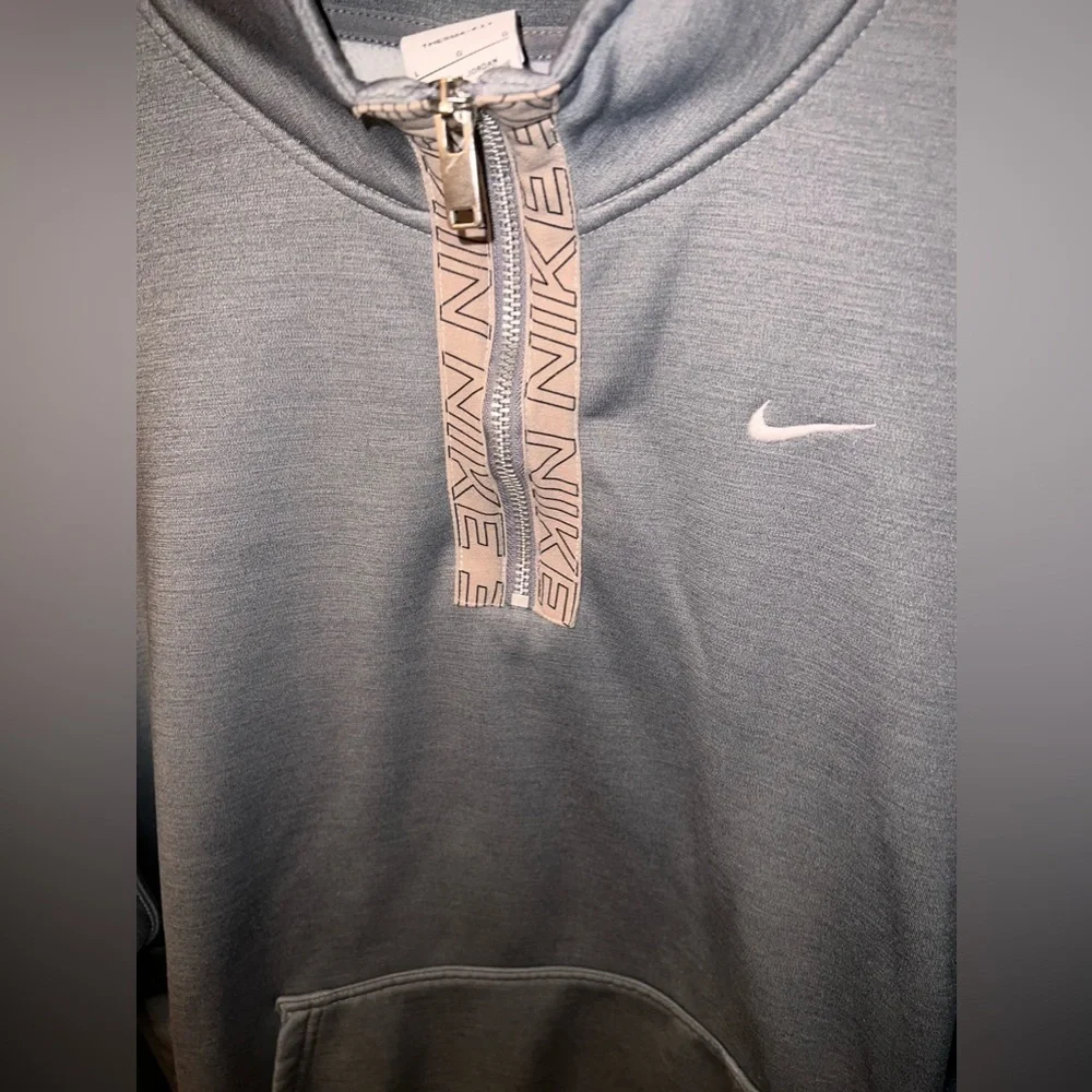 Nike therma fit sweatshirt size large
